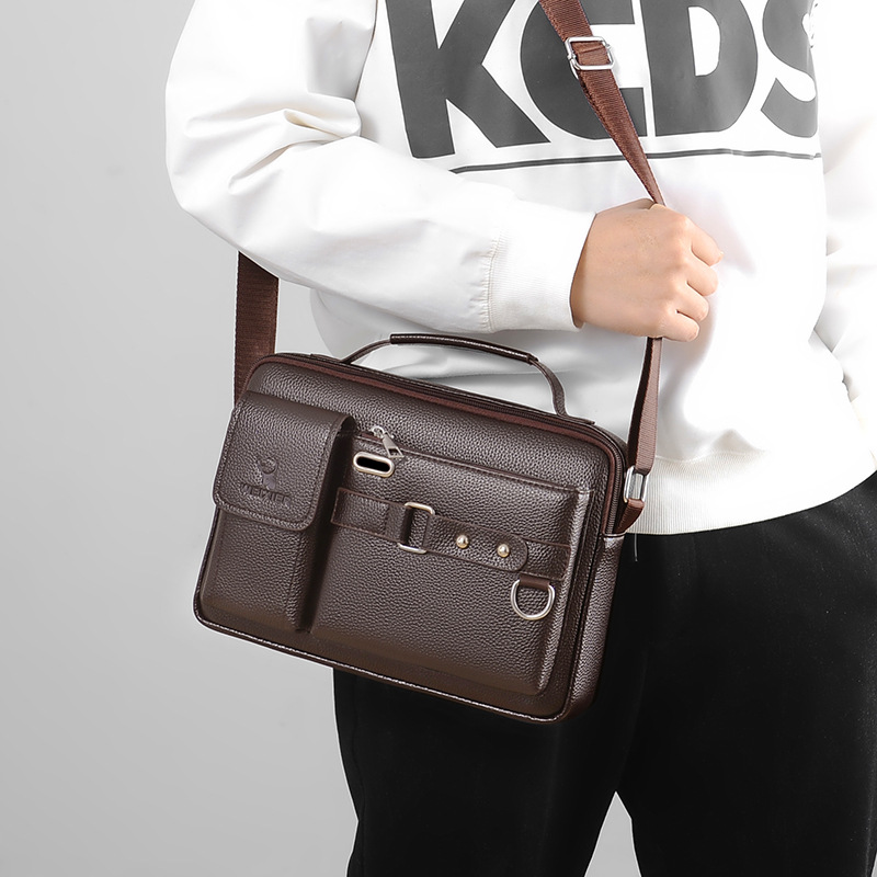 Merk Mannen Schoudertas Pu Lee - Leatherwork Letters recensie en prijs